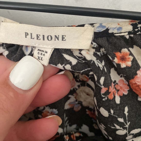 Pleione ruffle floral lace cuff blouse - Picture 4 of 5